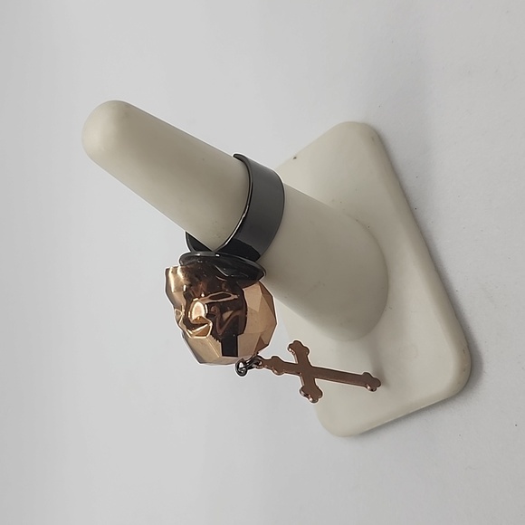 Gasoline GLAMOUR crystal Swarovski skull 💀 ☠️ charm ring - Picture 5 of 6